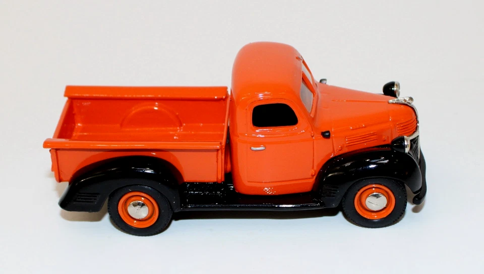 Dodge WC Express 1946 camioneta Conquest Light Duty 1:43 naranja sin usar, en caja metal blanco Foto 3 de 4