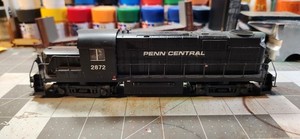 Atlas HO Gold Series RS-32 Locomotive Penn Central # 2021 NIB