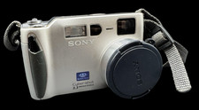 N Sony DSC-S70 Cyber Shot LCD Digital Camera 3.3MP 6x Zoom No Charger