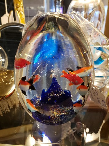 Oval Glass Paperweight School Of Fish 4 1/2" tall Gold and Multicolor Excellent - Picture 4 of 10