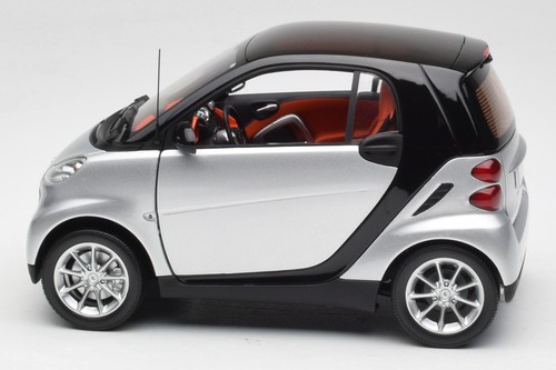 Q0022528V001C75Q00 Smart Fortwo Coupe Silver & Black Minichamps 1/18 - Picture 4 of 8
