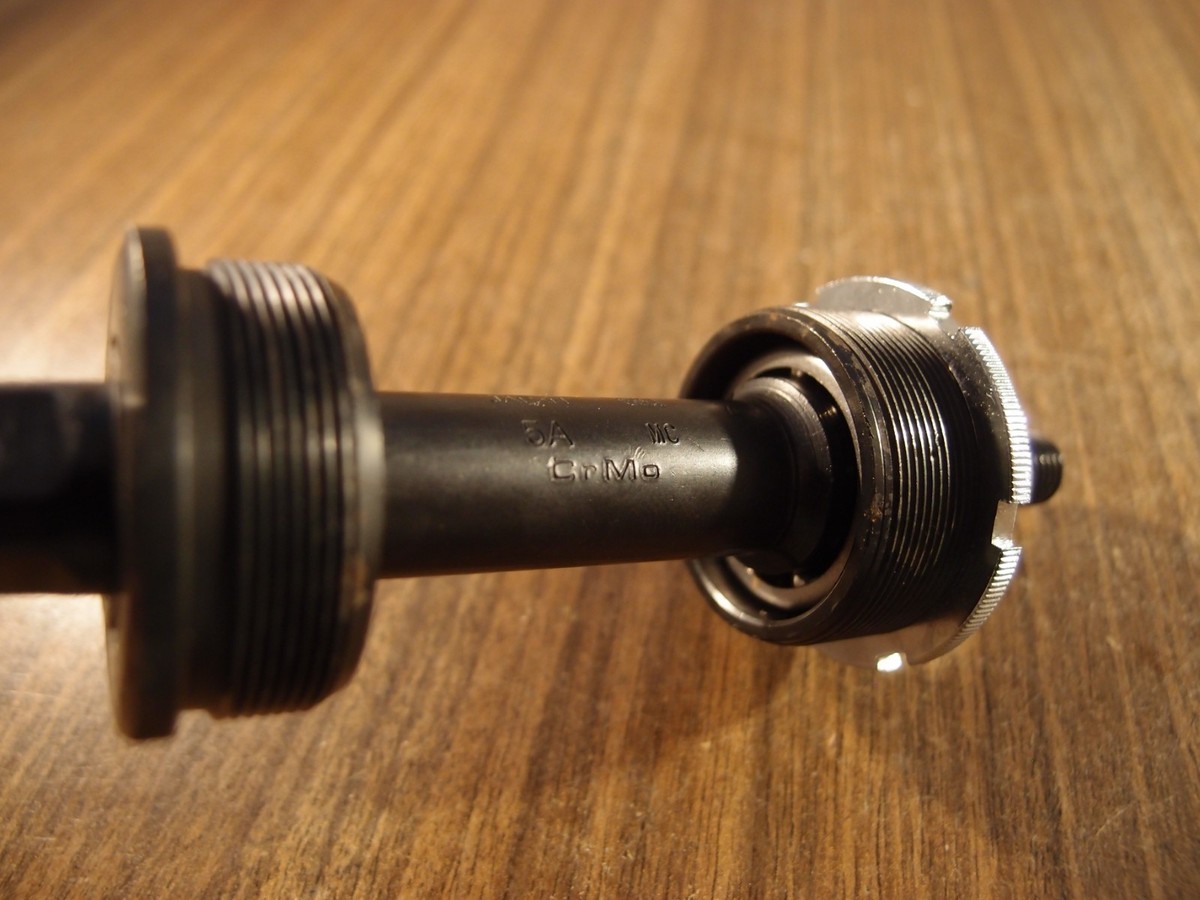 SHIMANO - うっちー Universal Cycles -- Shimano FC-M645 ZEE Crankset