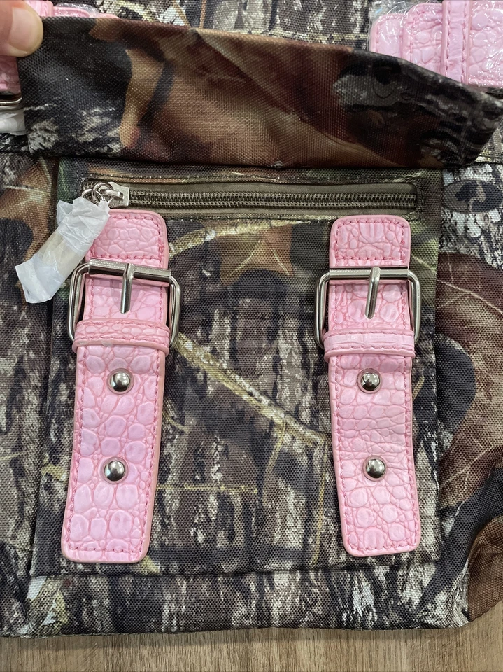 Nuevo con etiquetas Bolso Bandolera Mossy Oak Emperia Outfitters Camuflaje con Acentos Rosa Foto 3 de 4