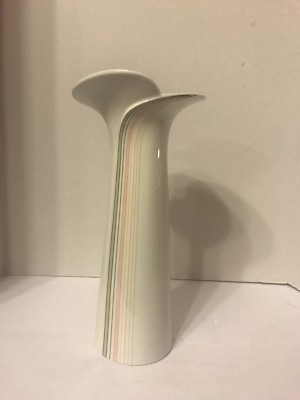 Yama Ji Porcelin Vase 