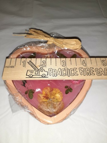 (2) New Terra Cotta Floral Heart Candles 4.5 X 1.5 Inches NIB Boho Cottagecore - Picture 5 of 7
