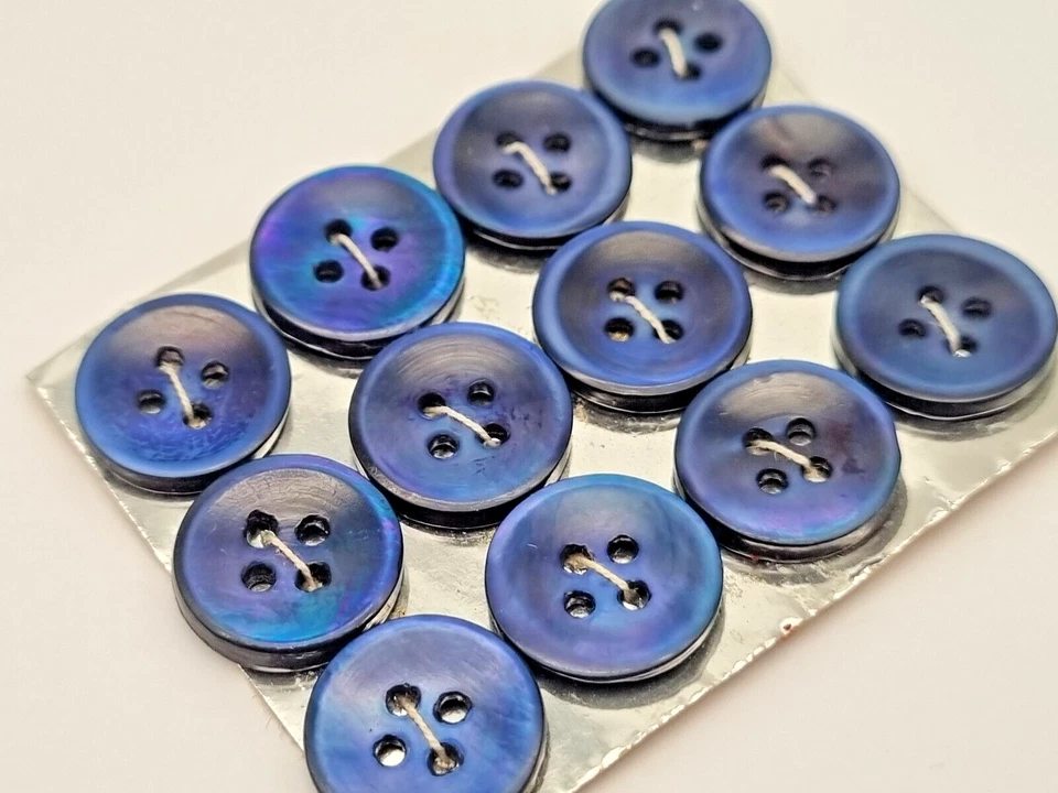 12 blaue 4-Loch Perlmutt Knöpfe 12 mm / Mother-of-Pearl Button Bouton Nacre A4 - Bild 2 von 2