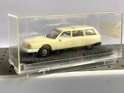   Revell/Praliné 83300 HO/1:87 Citroen CX Break creme/weiß. (FG03-4R4/6/1)