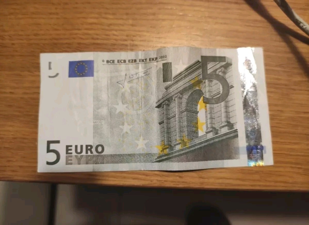 Foto 1 di 5