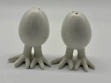 Set 2 Modern White Eggs W/ Chicken Bird Legs Feet Salt & Pepper Shakers 4” Tall