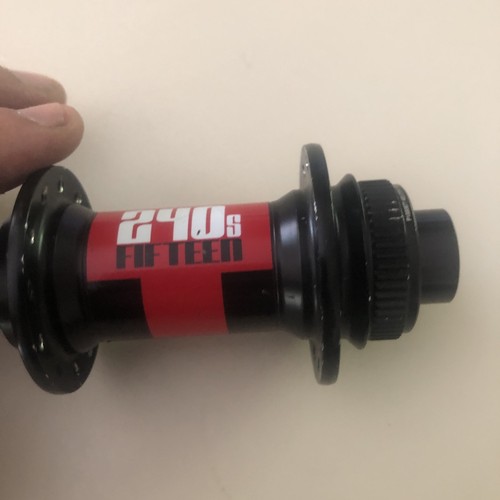 Dt Swiss 240 front hub Disc Center Lock 15x100 24 Hole