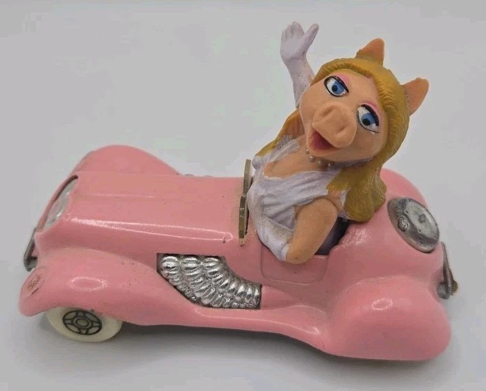 Vintage 1979 Corgi Miss Piggy in Pink Diecast Car Lovemoblie - Image 2 of 4