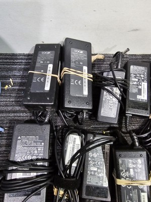 Restposten 10 x Original Acer 19V Mixed AMS 5,5MM Netzteil Ladegeräte Box 138
