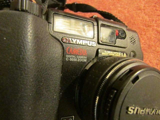 Olympus CAMEDIA C-5050 Zoom 5.0MP Digital Camera - Black for sale