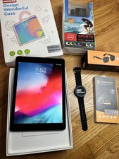 6 item Bundle Deal Apple iPad Air 1st Generation With Accessories