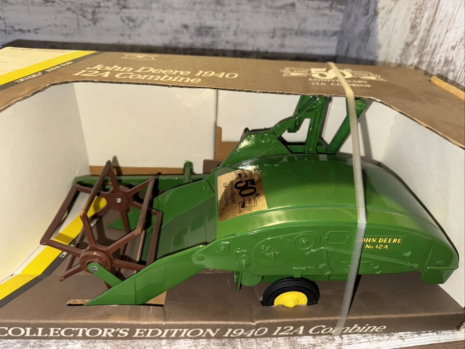 1/16 Scale 1940 John Deere  12A Pull Type Combine Die-cast Ertl 50th Anniversary - Image 3 of 4