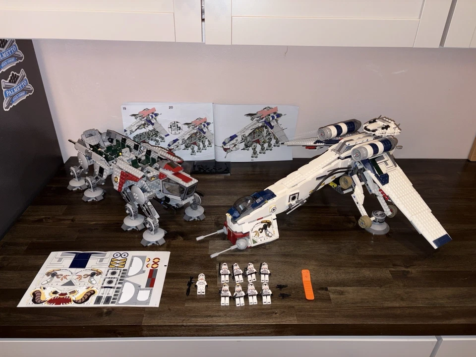 BRICKZ Custom Star Wars Republic Dropship AT-OT 10195 & 1 Lego Clone Sniper - Image 4 of 4