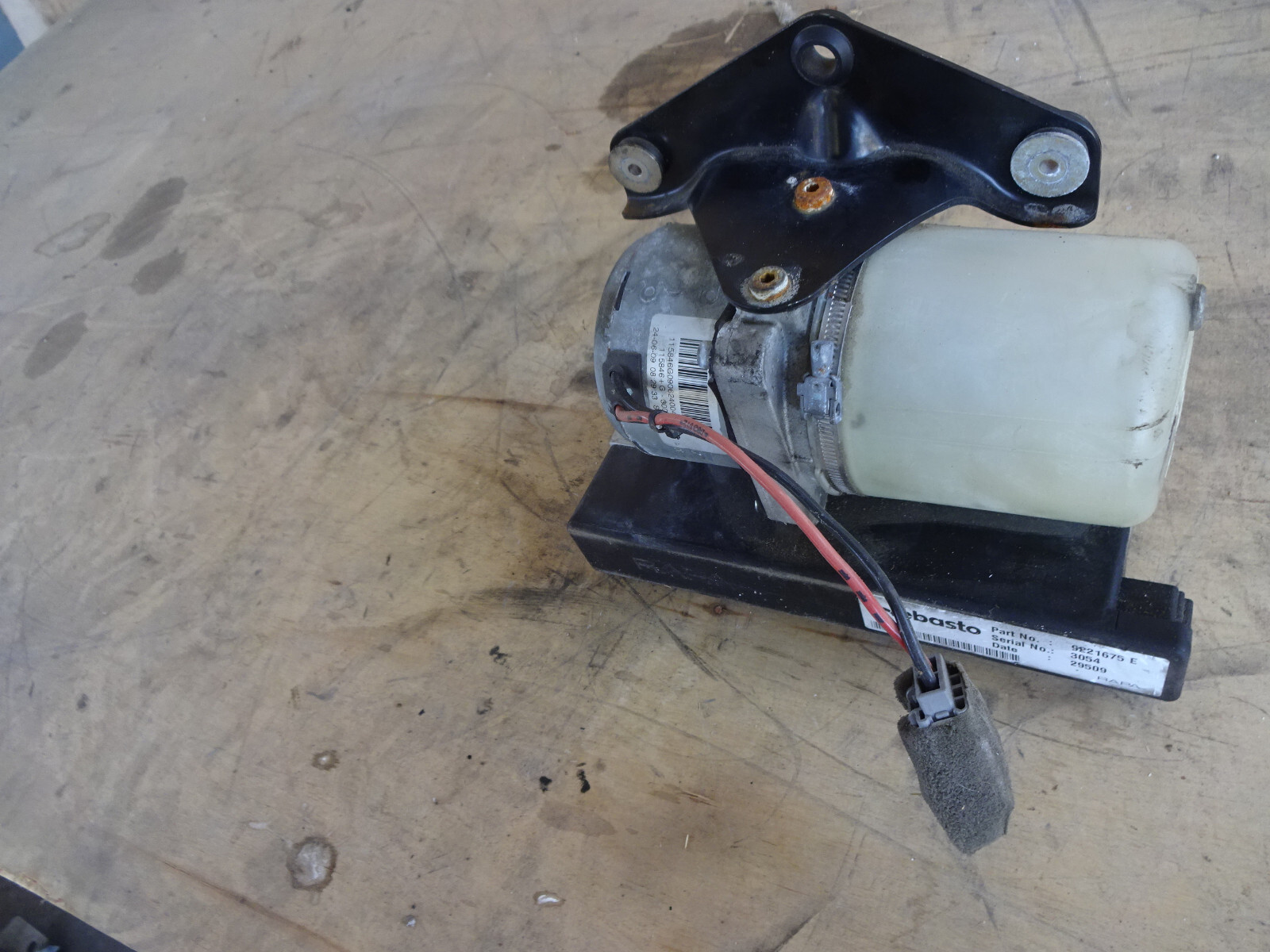 Ferrari California.  Convertible Top Hydraulic Pump P/N  80414000