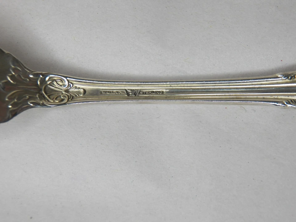 TENEDOR ENSALADA WALLACE SIR CHRISTOPHER PLATA ESTERLINA 6 3/8" SIN MONOGRAMA Foto 4 de 4