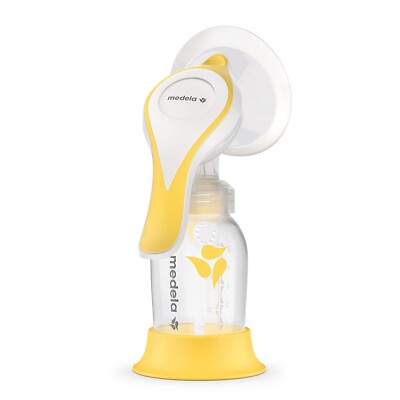 Medela Manual breast pump with Flex Shields Harmony Single Hand for More Comfort