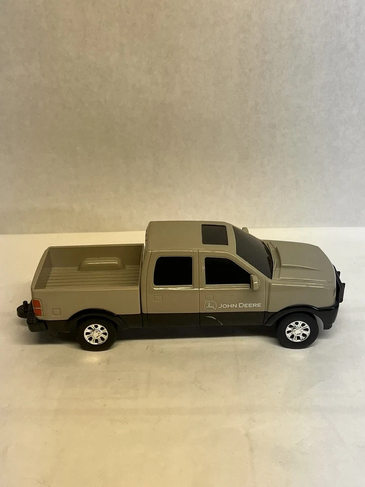 John Deere ERTL Toy Bundle Tan Pickup Truck, Skid Loader, Gator, Combine - Image 2 of 4