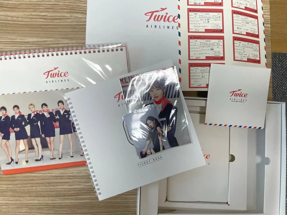 TWICE シーズングリーティング　シーグリ　2019 AIRLINES グッズ twice Japan season's greetings 2019 Airlines | eBay