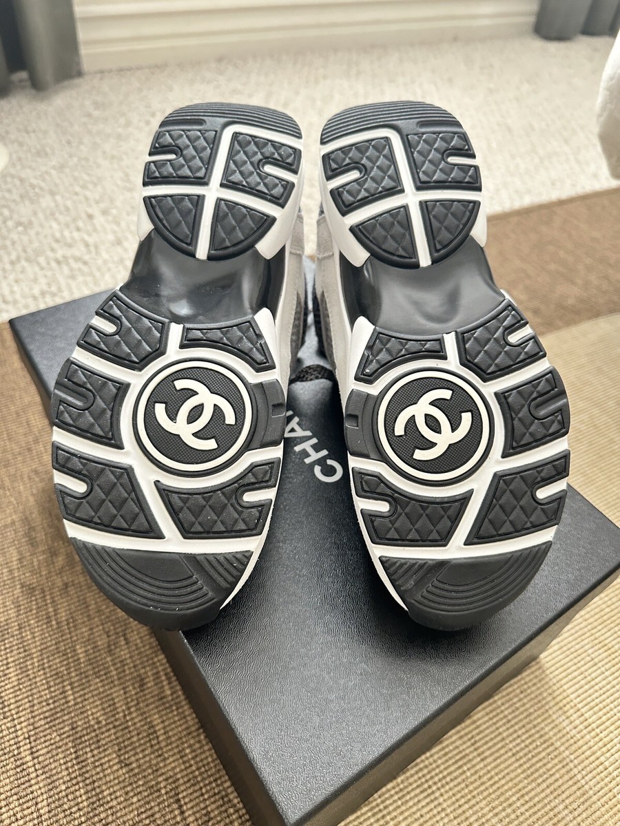 Chanel 22K White Ivory Grey Suede CC Logo Low Top Lace Up Chanel 22K White Ivory Grey Suede CC Logo Low Top Lace Up