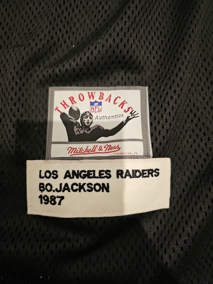 Camiseta de futebol vintage Mitchell And Ness Bo Jackson Los Angeles Raiders - Imagem 2 de 4
