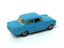 Lot De 8 Véhicules Dinky Toys Anciens - Camions Et Utilitaires - France - Occasion