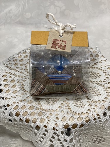 Handmade Sewing Pin Cushion Ideal Gift For Craft Lovers Quilt Pattern - Picture 5 of 7