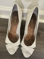 Nine West High Heel Faux Leather White Platform Peep-Toe Cork Heels ~ Size 8.5M