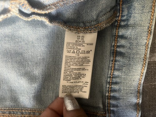 Old Navy Girls' Jean Jacket Size XXS (5) Light Wash Denim Button Up Long Sleeve - Picture 9 of 9