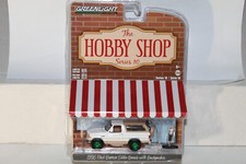 GREENLIGHT Green Machine The Hobby Shop 1996 Ford Bronco Eddie Bauer/ Backpacker