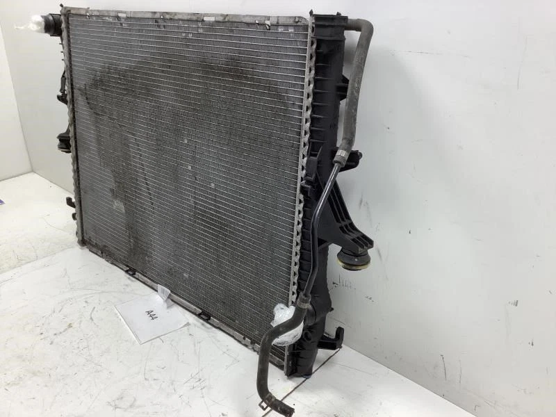 Volkswagen Touareg 2004 2005 radiador principal 3,2 L OEM+ Foto 3 de 4