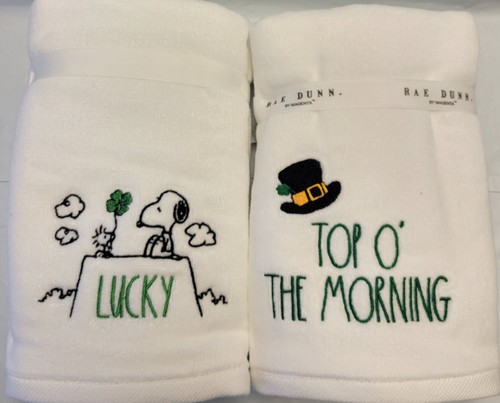 Paquete de 2 toallas de mano Rae Dunn para el día de San Patricio Snoopy Lucky y Top O The Morning - Imagen 4 de 10