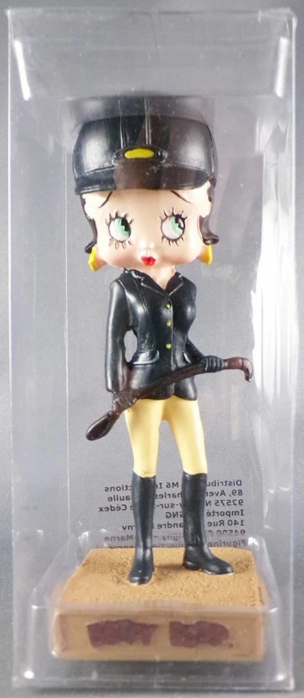 Figurine en résine Betty Boop Cavalière M6, l'excellence de la collection