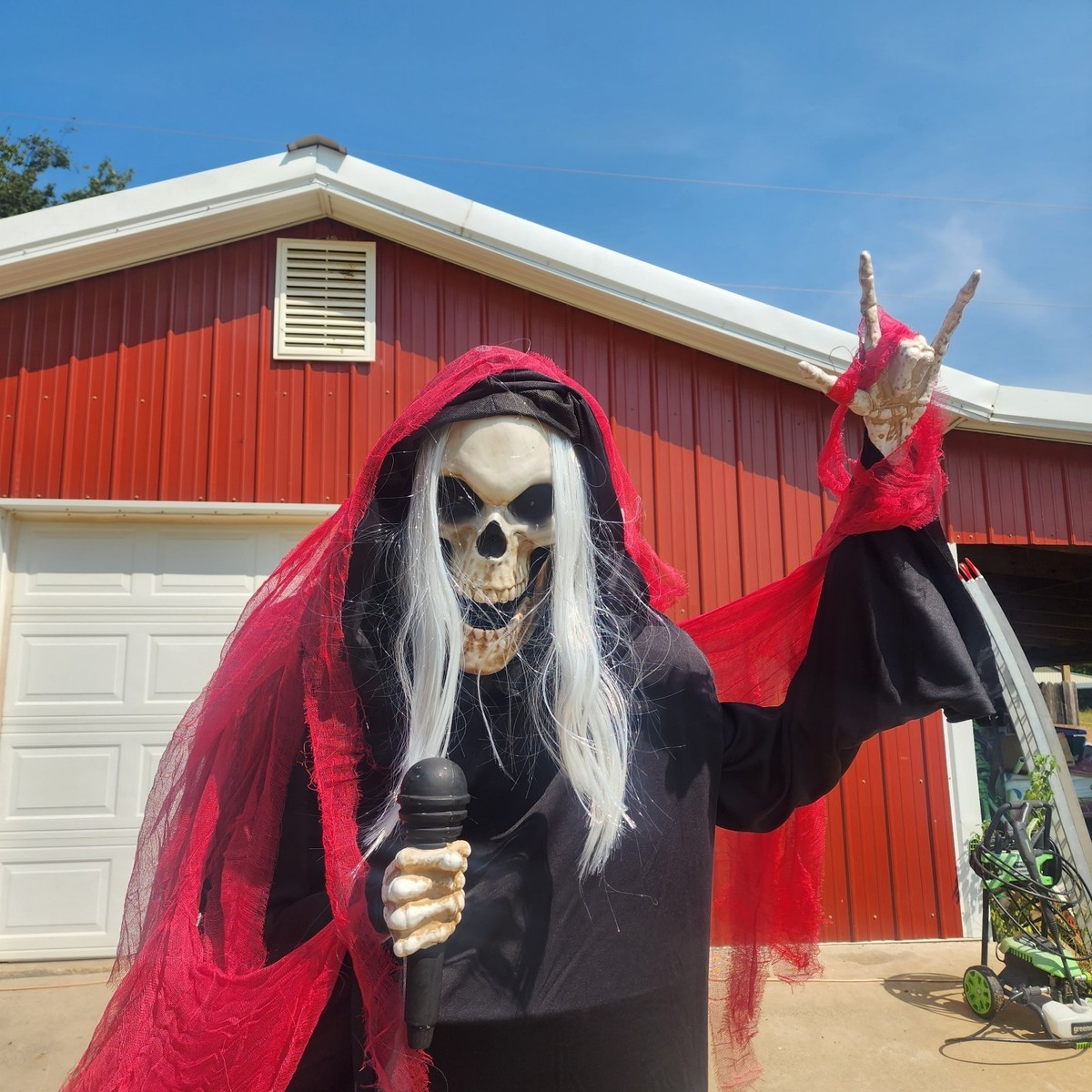 Lowes Reaper Band Animated Animatronic Life Size Skeleton Singer