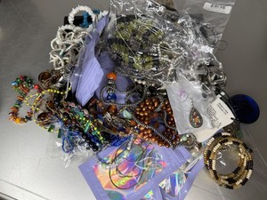 Vintage & Modern Jewel Costume Jewelry Necklaces Earrings 3+POUNDS Wearable