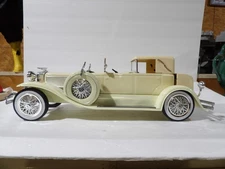 RARE Jim Beam WHITE 1934 Duesenberg Decanter