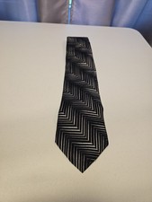 Van Heussen 100% Silk Made in USA Gray/Black Zig Zag Pattern Formal Casual Tie