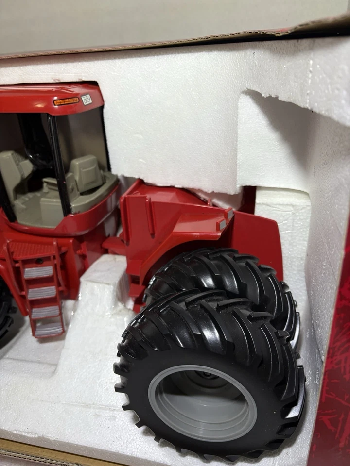Ertl Case IH STX375 4WD Tractor With Duals, Diecast 1/16 - Image 4 of 4