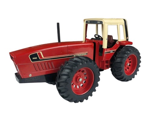 Vintage Ertl International Harvester 3588 2+2 1/16 Scale Diecast Farm Toy READ