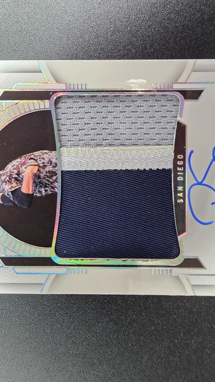 2024 National Treasures Robby Snelling AUTO TRI-COLOR PATCH 11/25 Marlins RC view 4