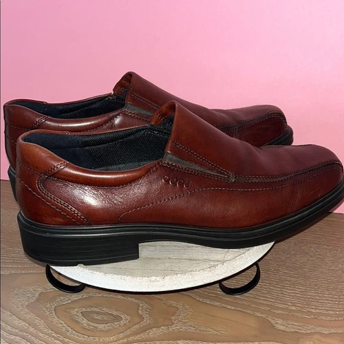 Mocassino slip on ECCO Helsinki 2.0 punta grembiule pelle marrone cuscino ufficio casual