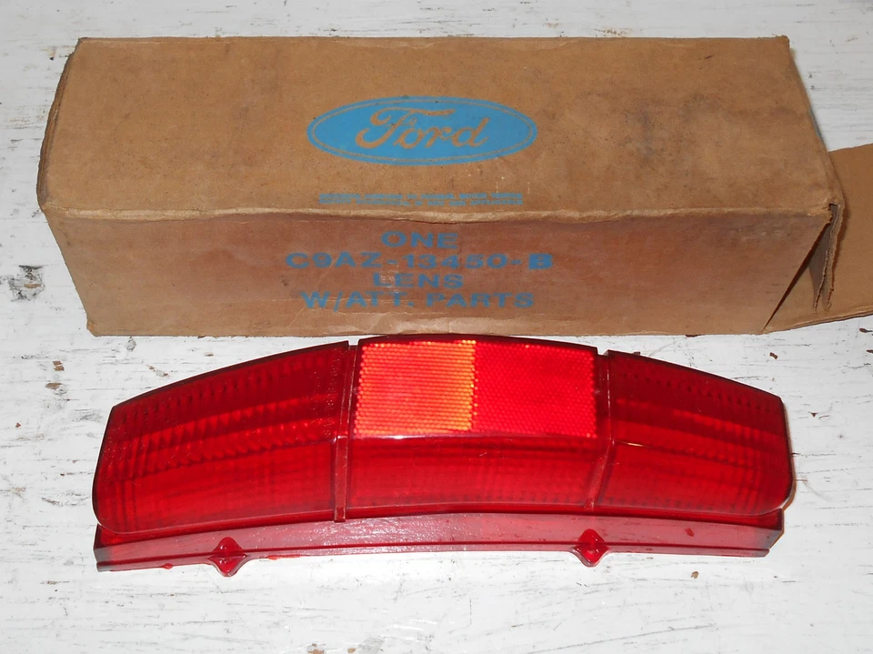 1969 1970 Ford Ranch Wagon Country Sedan Squire NOS RH REAR TAIL LIGHT LAMP LENS - Image 2 of 3
