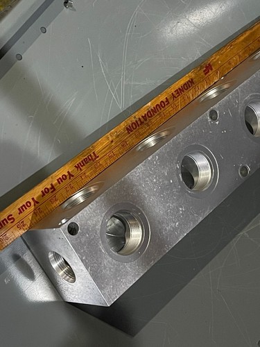 Aluminum Hydraulic Manifold 15-1-1/2" Ports 2-1 1/4", 4" X 25" distribution - Picture 3 of 9
