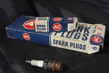 Nos and Nors AC Fire Ring 85T Spark Plugs Full Box