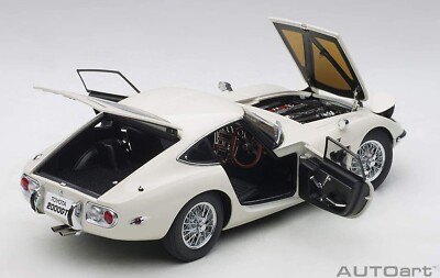 AUTOart 1/18 Toyota 2000GT Wire Spoke Wheel Version White