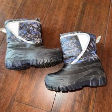 Members Mark Kids Light Up Insulated Snow Boots size 9/10 cold rate-10 