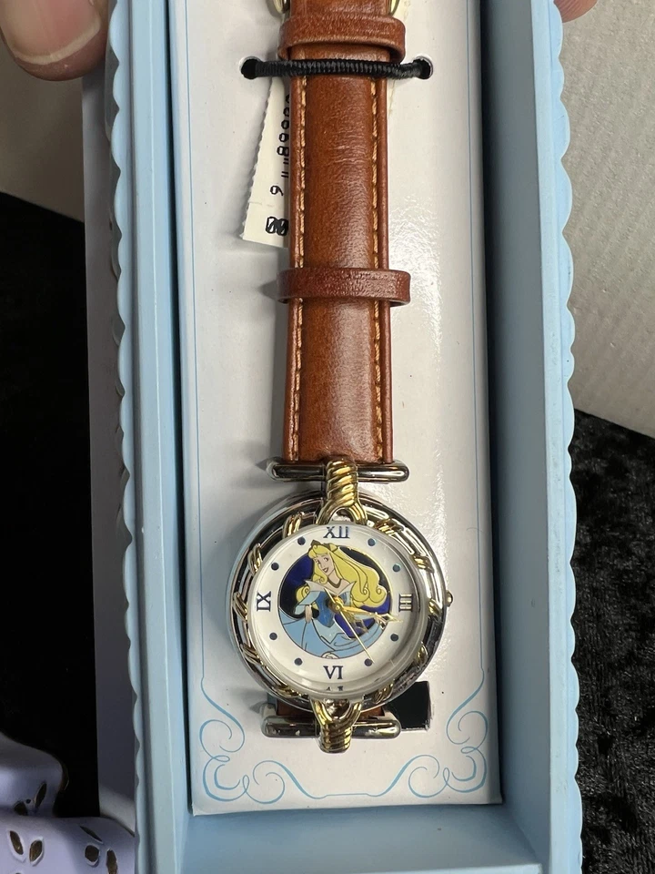 Disney Sleeping Beauty Watch With Ceramic Bed Case LE 616/3000 LIKE NEW - Image 3 of 4