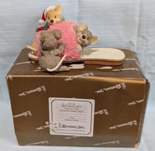 Vintage 1995 Very Merry Mice "Mouse On Slipper" Christmas 77146 Roman Inc 